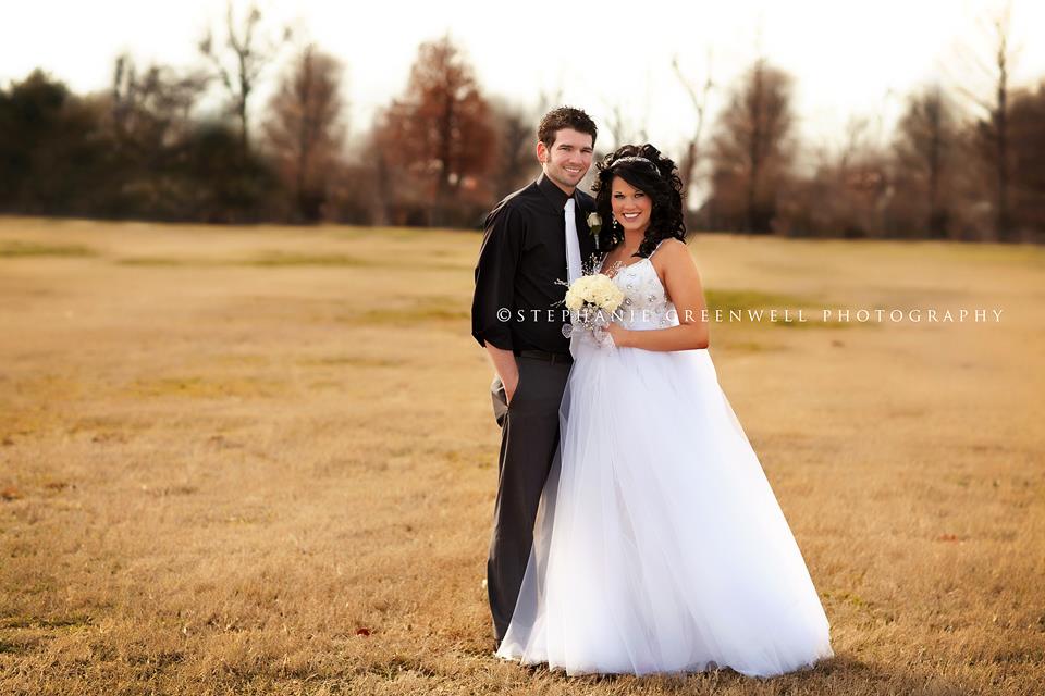 southeast missouri wedding photographers bride open in a field stephanie greenwell 