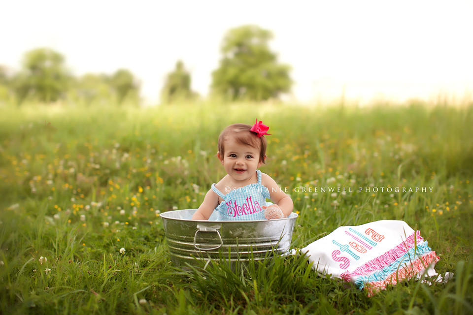 stella vanausdall baby first birthday wash tub in field bubbles southeast missouri photography stephanie greenwell